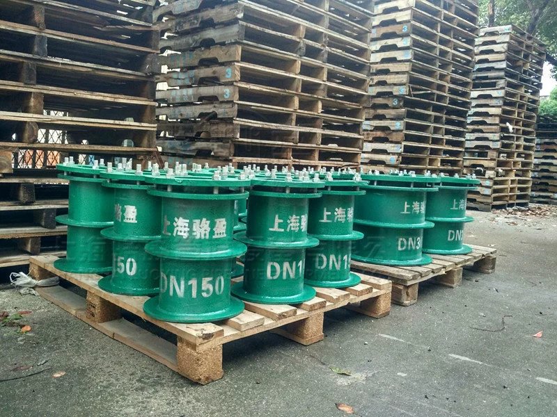 <a href=http://www.www.aqaryy.com target=_blank class=infotextkey>柔性防水套管</a>防水層被破壞的原因